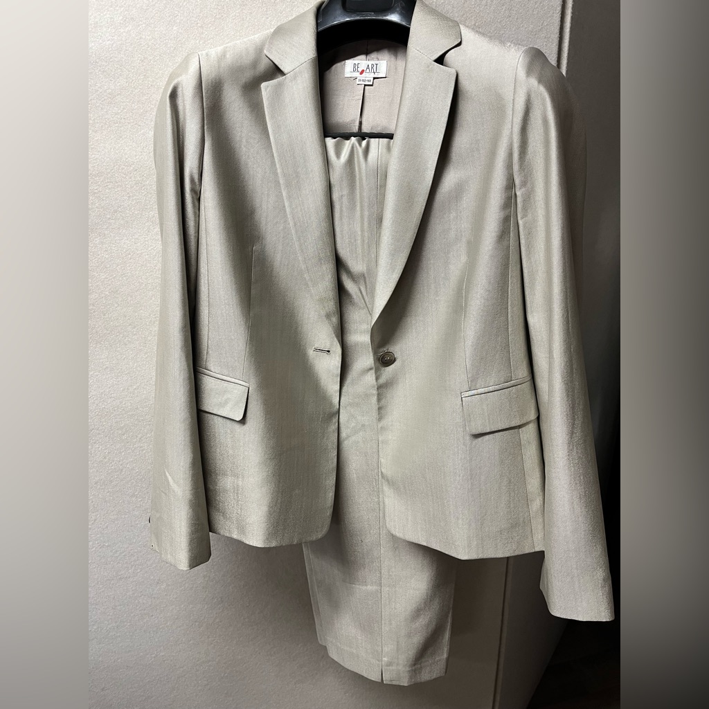 Beart Silvery Gold Shimmery Women’s Suite